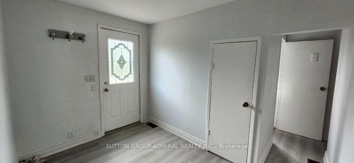 Photo de la propriété:  186 Parkview Road  ON L4P 2J7 