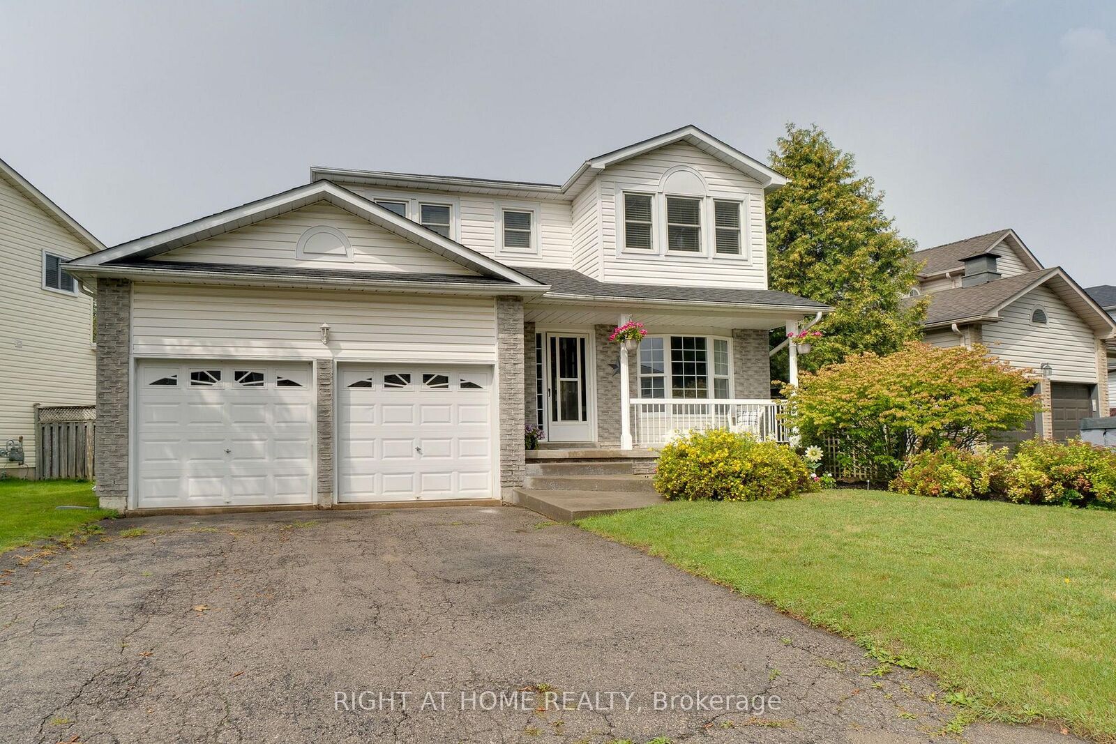 Property Photo:  234 Philip Court W  ON N1M 3M9 