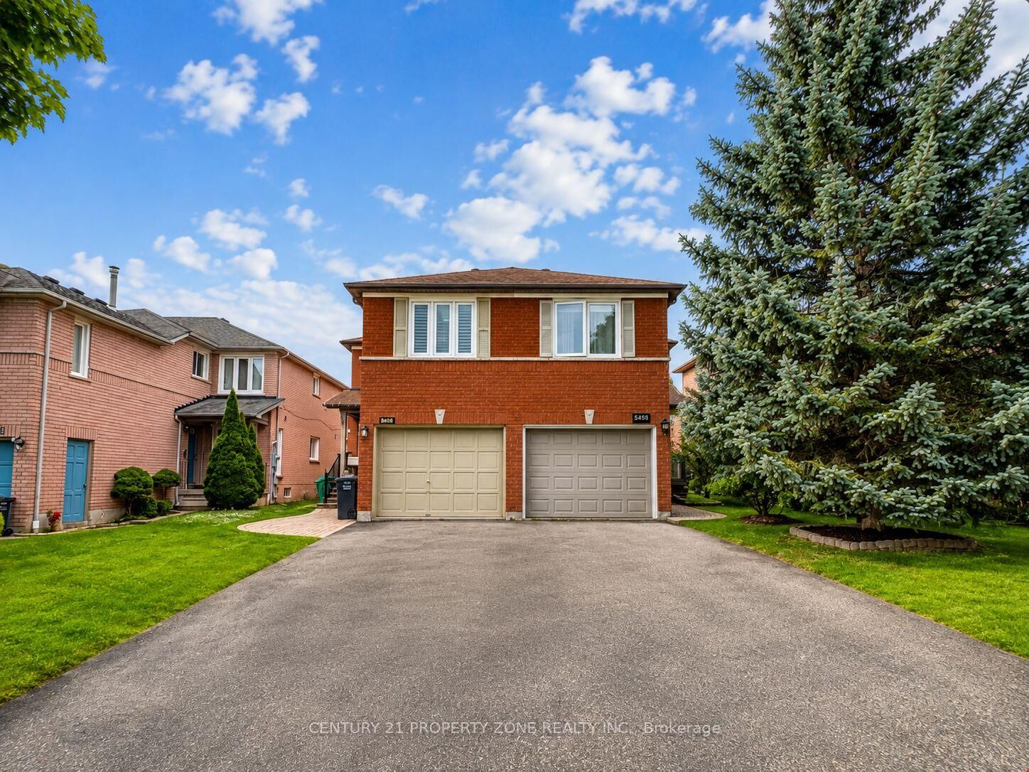 Property Photo:  5456 Palmerston Crescent  ON L5M 5Z8 