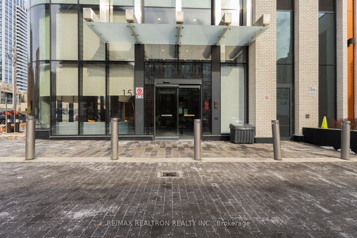 Photo de la propriété:  15 Holmes Avenue 1701  ON M2N 0L4 