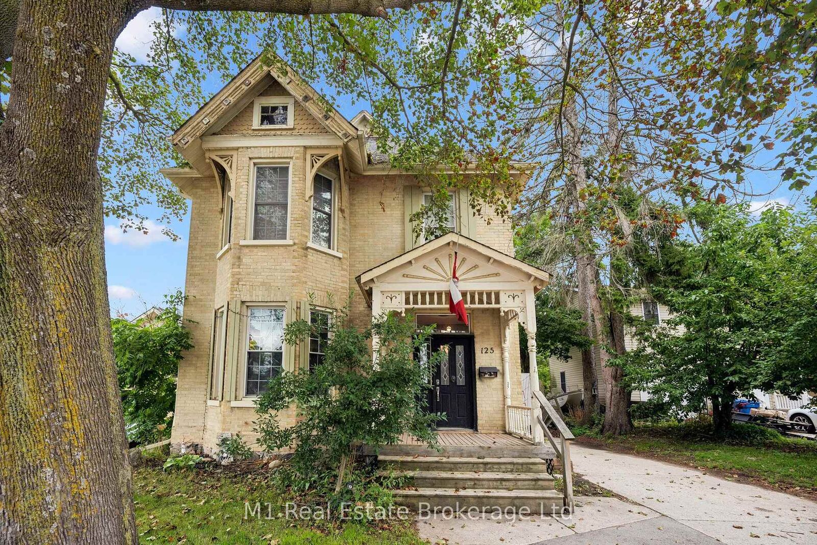 Property Photo:  125 Elora Street S  ON N0G 1Z0 