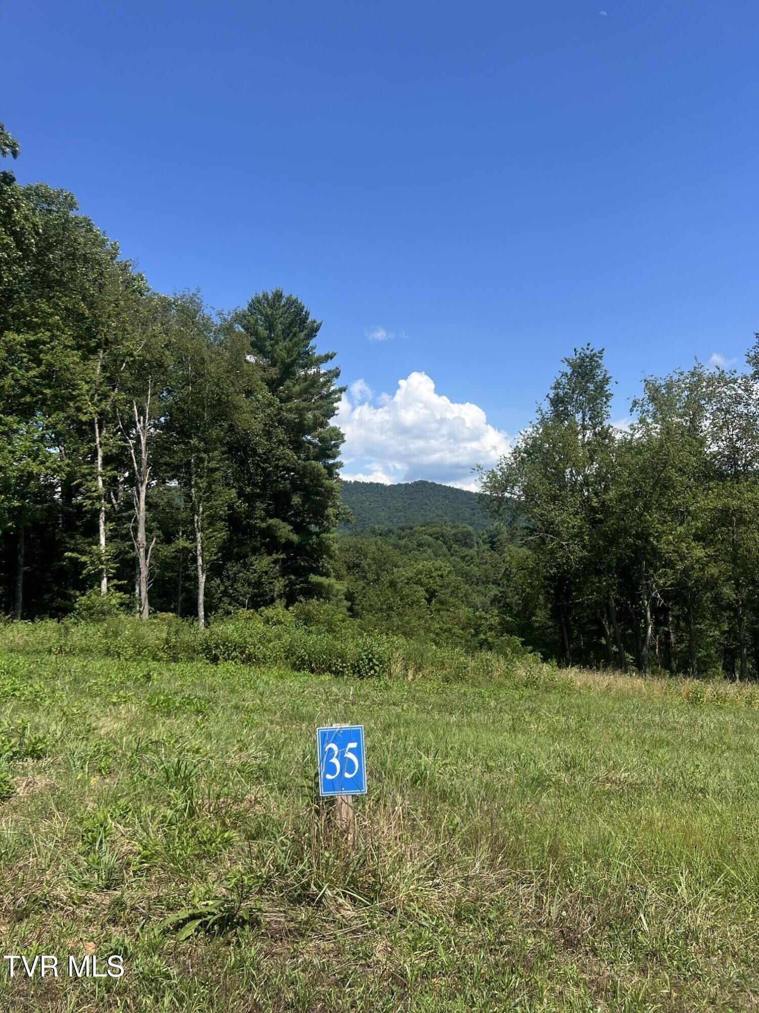 Property Photo:  35 Cowan Town Road 35  TN 37640 