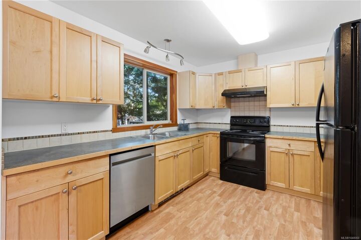 Property Photo:  1626 Holly Cres #7  BC V0R 3A0 