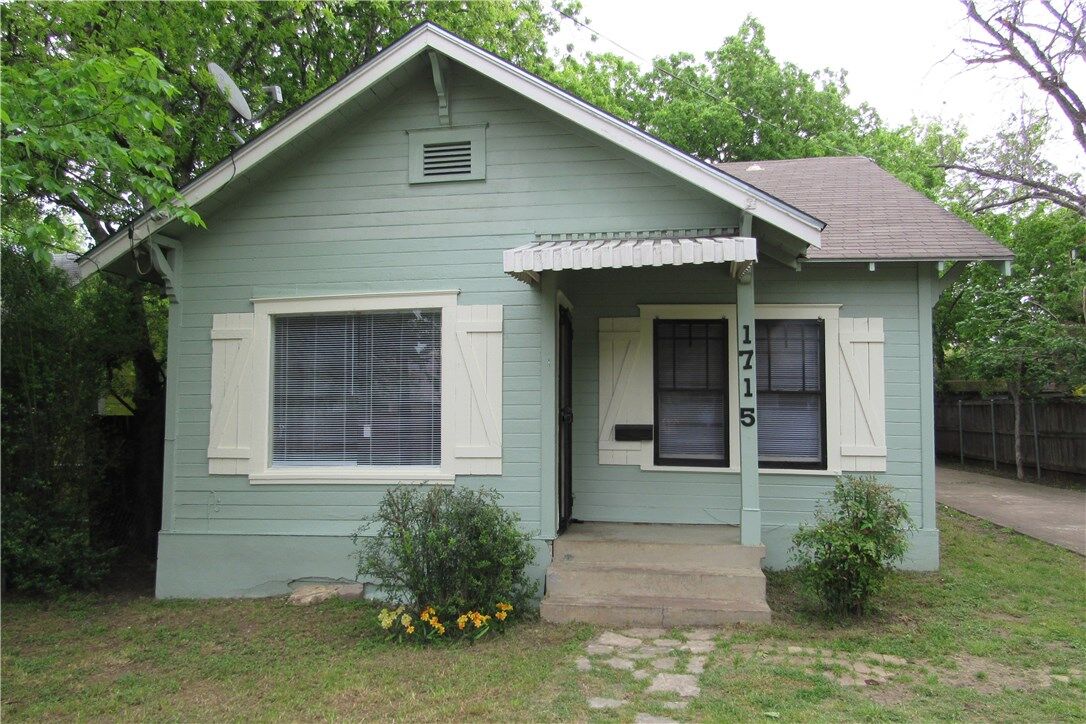 Property Photo: 1715 Briar Street TX 78704