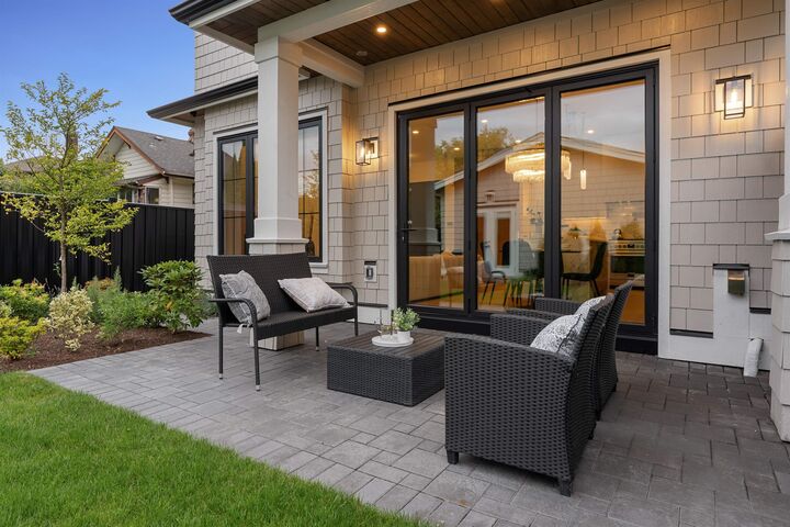 Property Photo:  2256 E Pender Street Street 2  BC V5L 1X4 
