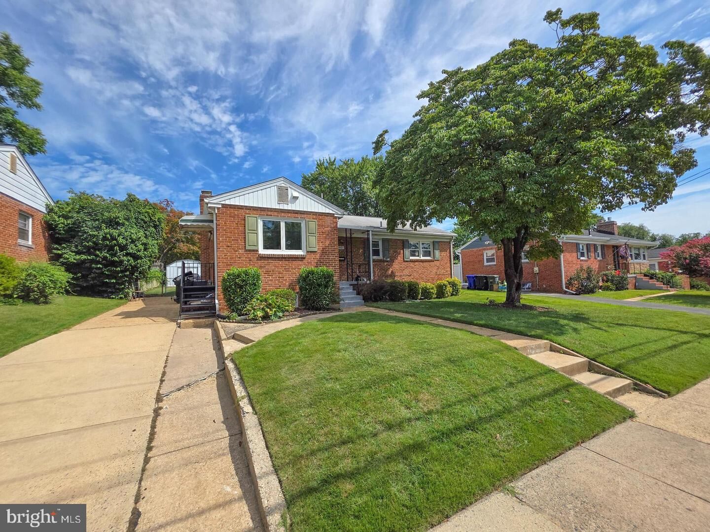 Property Photo:  5921 Arlington Boulevard  VA 22203 