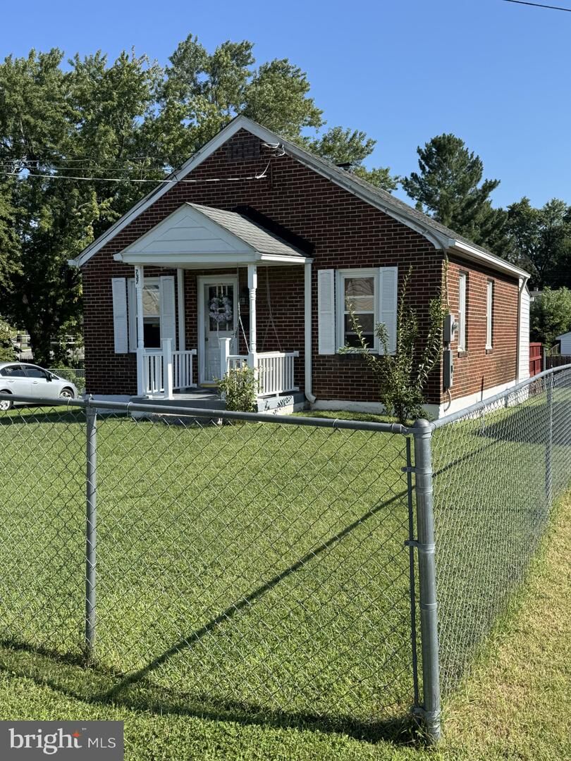 Property Photo: 737 W 11th Street VA 22630