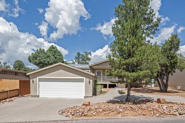 Property Photo:  922 N Easy Street  AZ 85541 