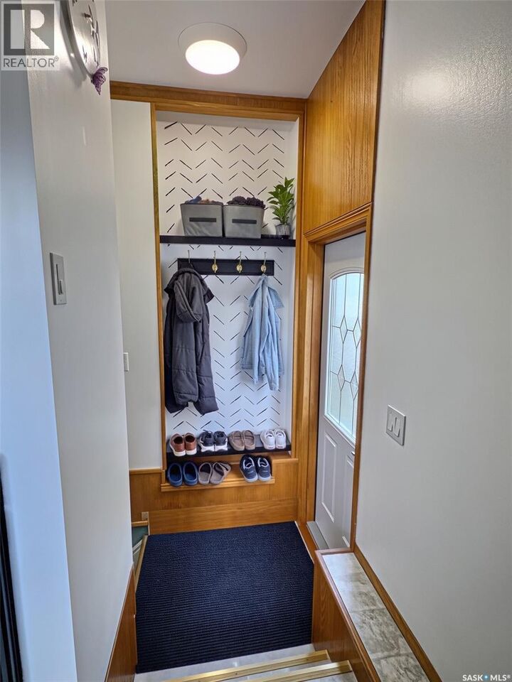 Property Photo:  729 Isabelle Street  SK S4A 1P8 
