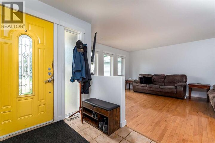 Property Photo:  5414 28 Street  AB T9V 2M2 