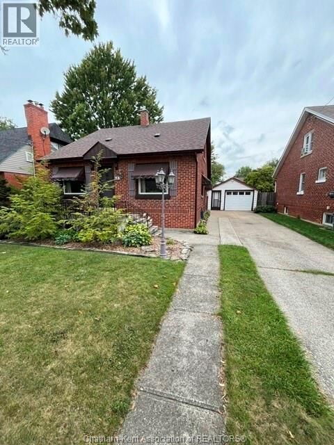 Property Photo: 73 Phyllis Avenue ON N7M 3C3
