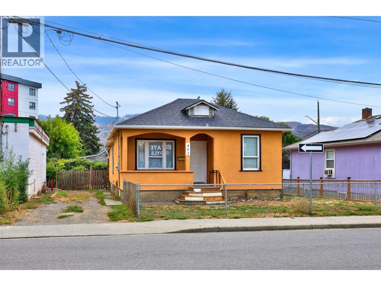 Property Photo: 403 Mackenzie Avenue BC V2B 3T5