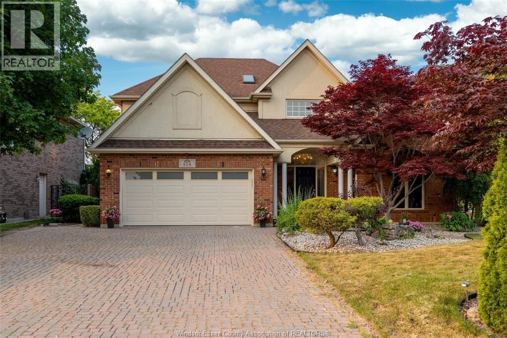 Property Photo:  824 Lake Trail Upper  ON N9G 2M8 