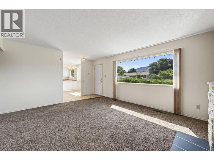 Property Photo:  2640 Argyle Avenue  BC V2B 4T8 