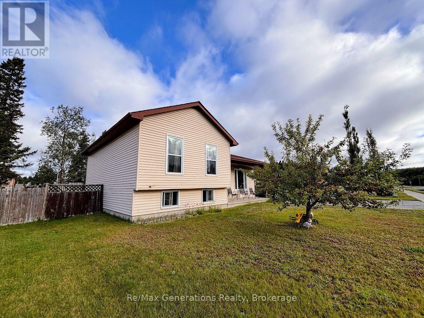 Property Photo: 72 Hemlo Drive ON P0T 2E0