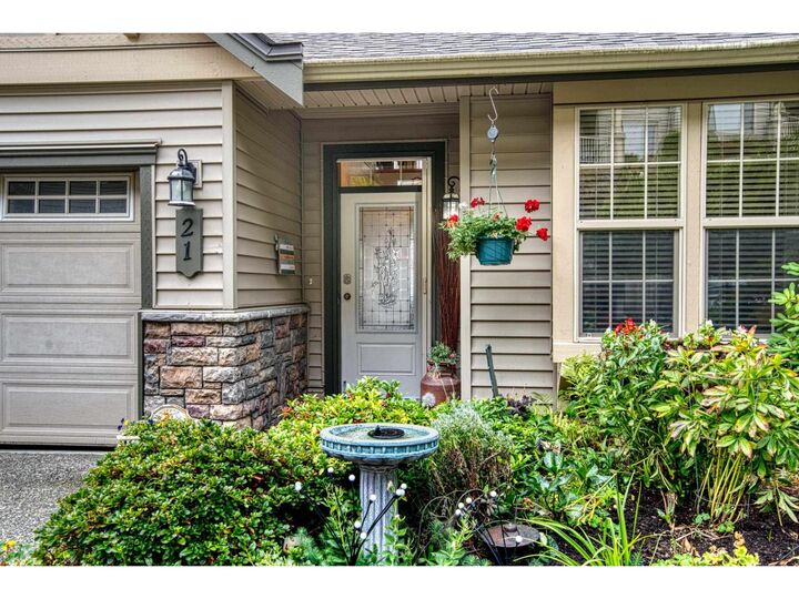 Photo de la propriété:  2842 Whatcom Road 21  BC V3G 3B8 