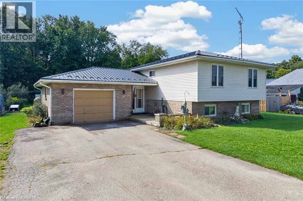 Photo de la propriété:  914 Windham Road 11 Road  ON N4B 2W5 