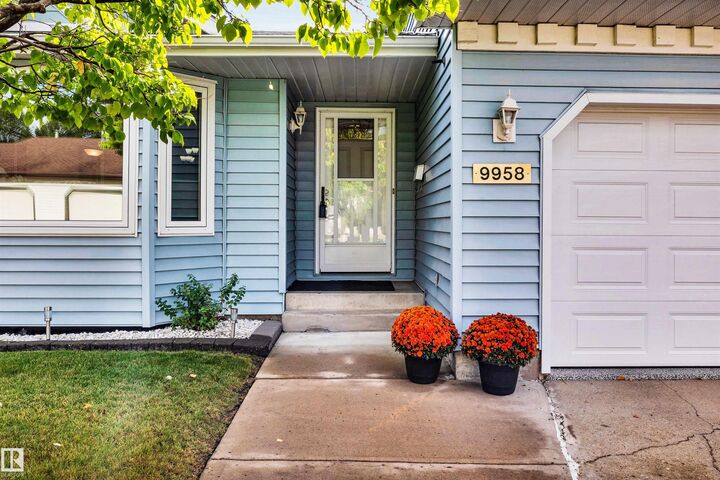 Property Photo:  9958 176 Avenue NW  AB T5X 5W1 