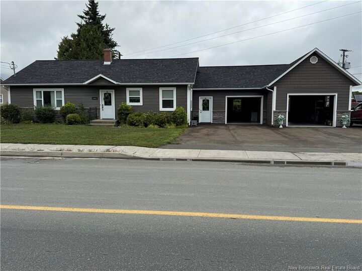 Property Photo:  164 Houlton St  NB E7M 1Z1 