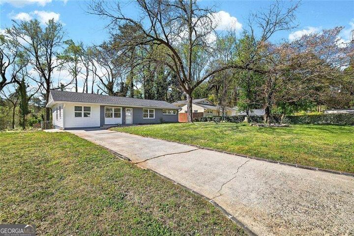 Property Photo: 3045 Lindon Lane GA 30033