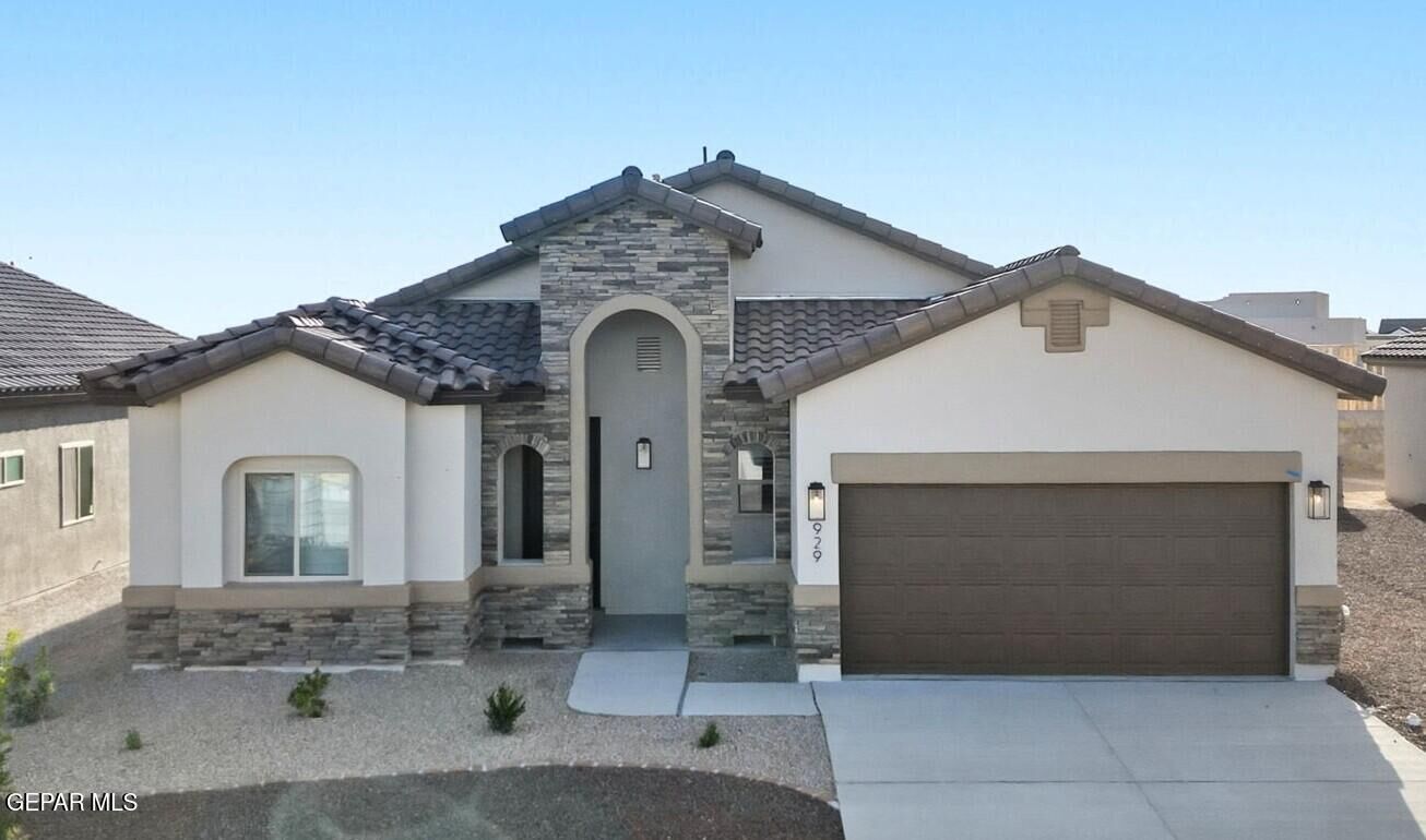 Property Photo: 1810 Kelsey Davis Avenue TX 79928