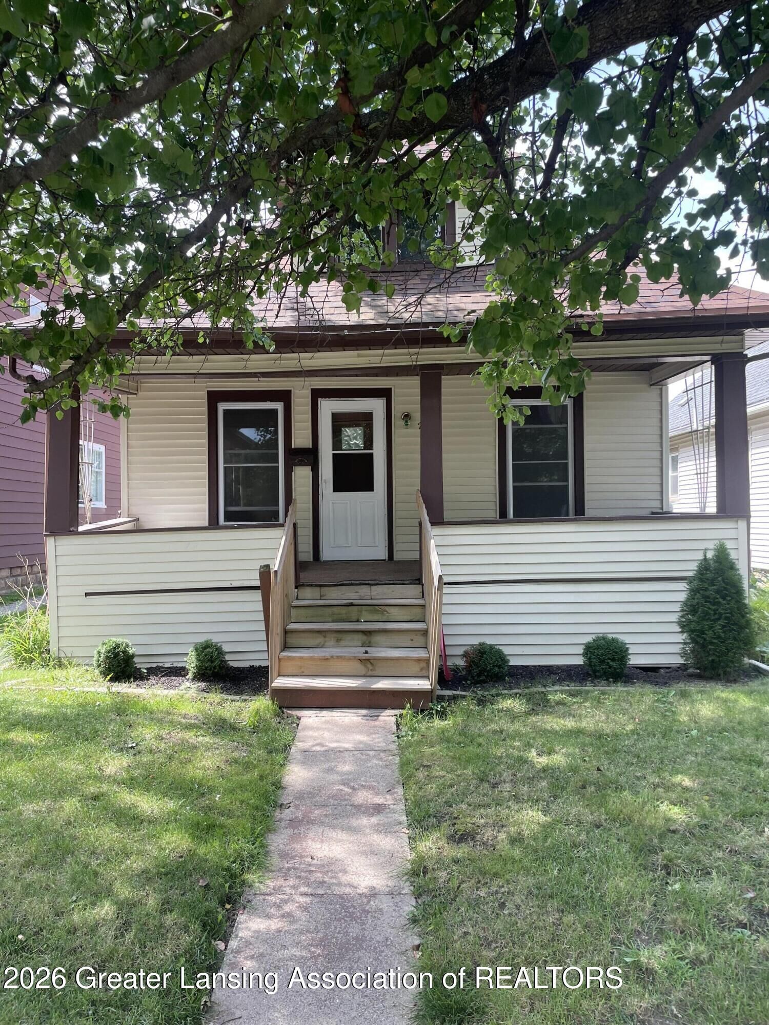 Property Photo:  228 S Clemens Avenue  MI 48912 