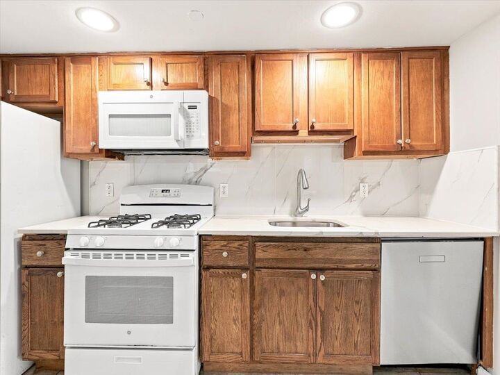 Property Photo: 374 Sip Ave 1 NJ 07306