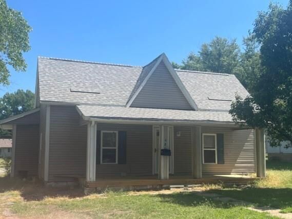 Property Photo:  406 S 3rd Street  MO 64076 