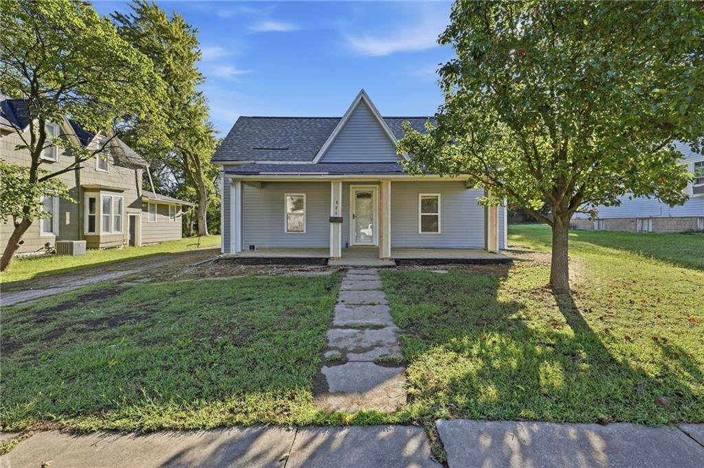 Property Photo:  406 S 3rd Street  MO 64076 