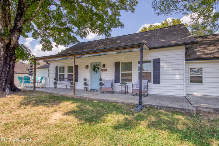 Property Photo:  7804 Sevierville Pike  TN 37920 