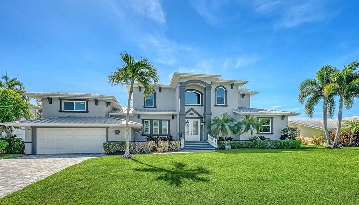 Property Photo: 560 Chipping Lane FL 34228