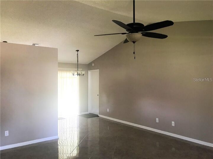 Property Photo:  1001 Johnson Loop  FL 33563 