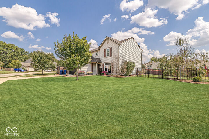 Property Photo:  9919 Fountain Cove Drive  IN 46236 