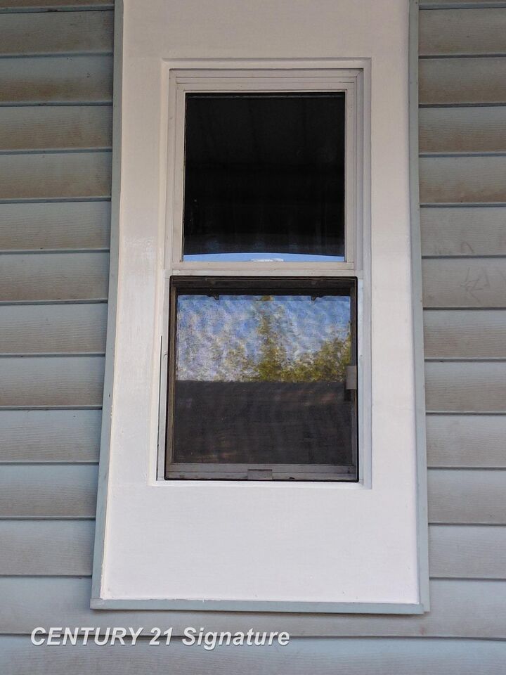 Property Photo: 815 Mackinaw Street MI 48602