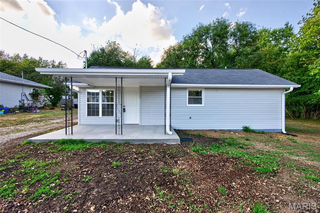 Property Photo: 645 Sarah Street MO 65536