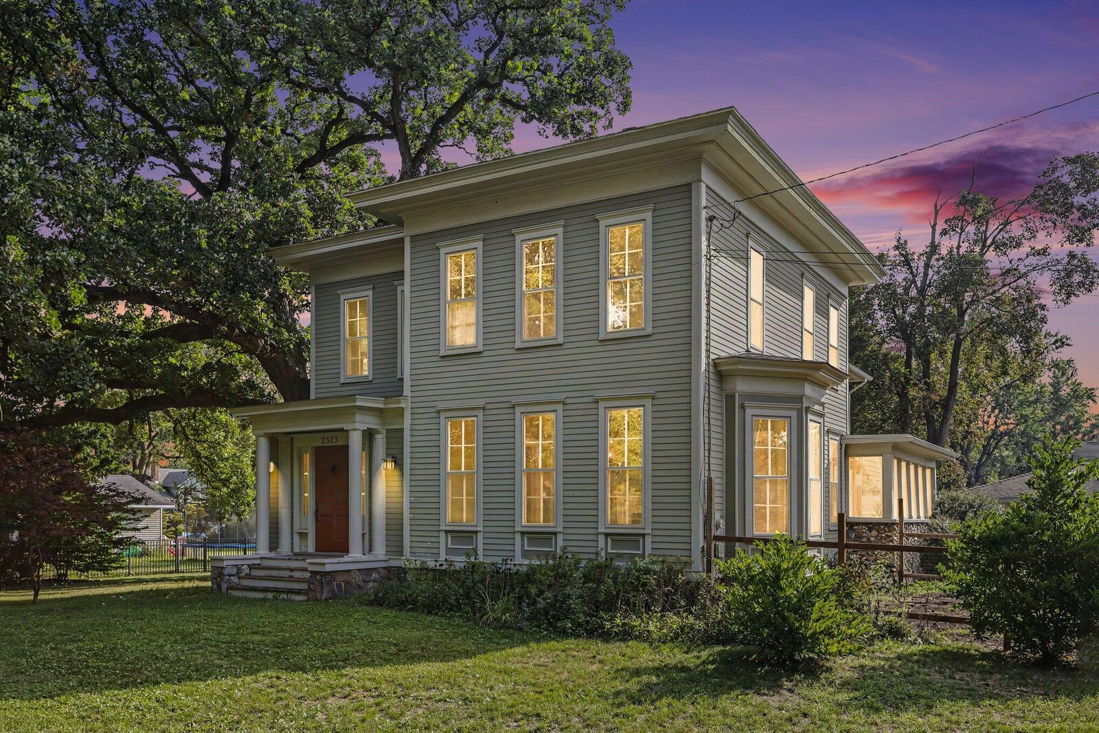 Property Photo:  2513 S Westnedge Avenue  MI 49008 