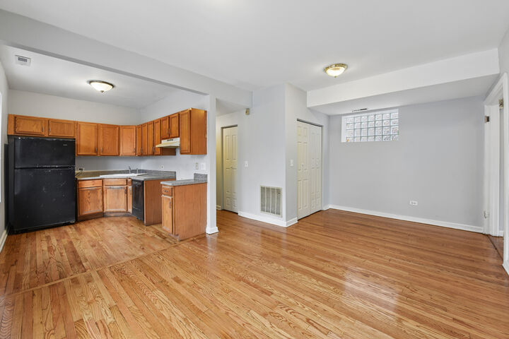 Property Photo: 801 S Independence Boulevard 1 IL 60624