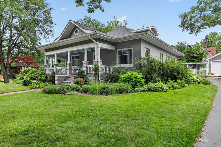 Property Photo:  4744 Middaugh Avenue  IL 60515 