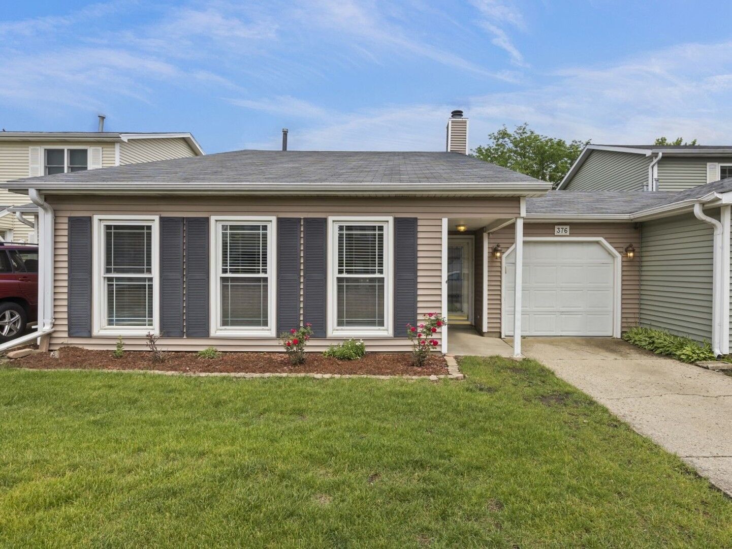 Property Photo: 376 Thorncliffe Drive IL 60139