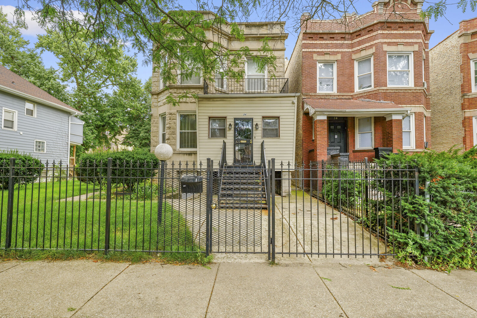 Property Photo: 34 N Lockwood Avenue IL 60644