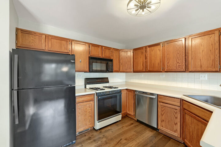 Property Photo:  516 Silver Aspen Circle  IL 60014 