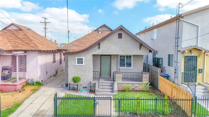 Property Photo:  975 E 43rd  CA 90011 