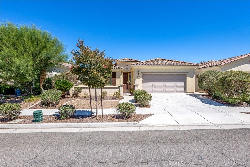 Property Photo:  1382 Via Rivas  CA 92545 