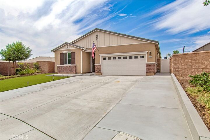 Property Photo:  31081 Skyview  CA 92584 