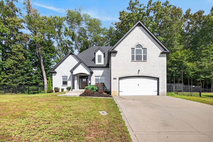 Property Photo: 3298 Dabney Ln TN 37043