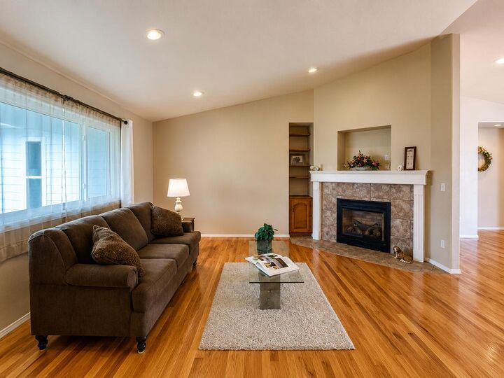 Property Photo: 154 E Evergreen Dr WA 99141