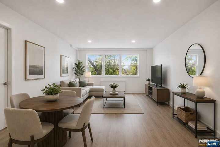 Property Photo:  39 E 39th Street 2J  NJ 07514 