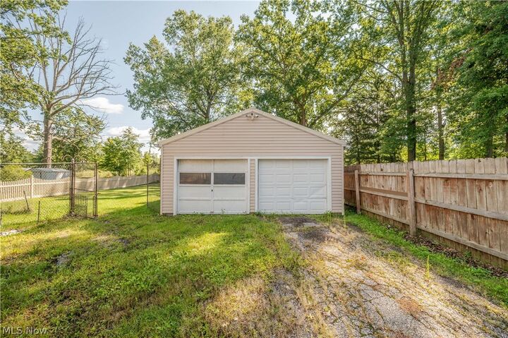 Property Photo: 644 Southern Boulevard NW OH 44485