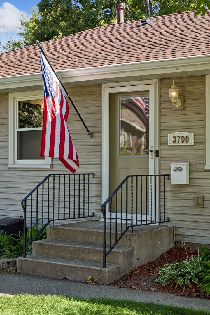Property Photo:  3700 Hubbard Avenue N  MN 55422 