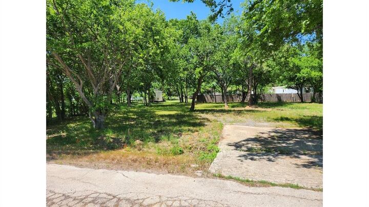 Property Photo:  4251 Thousand Oaks Drive  TX 76226 